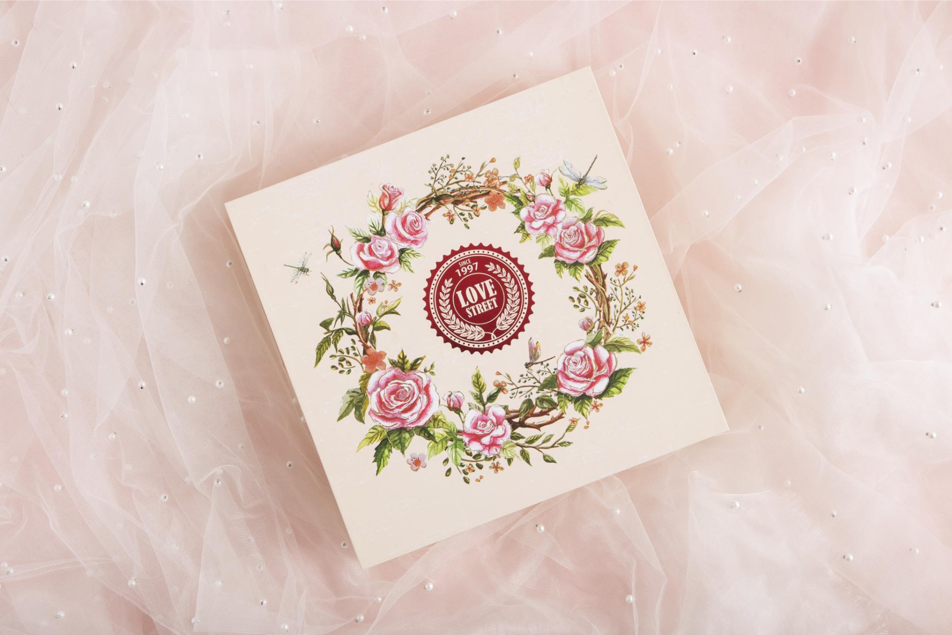 Hộp quà do Hung Phat Print thiết kế và sản xuất